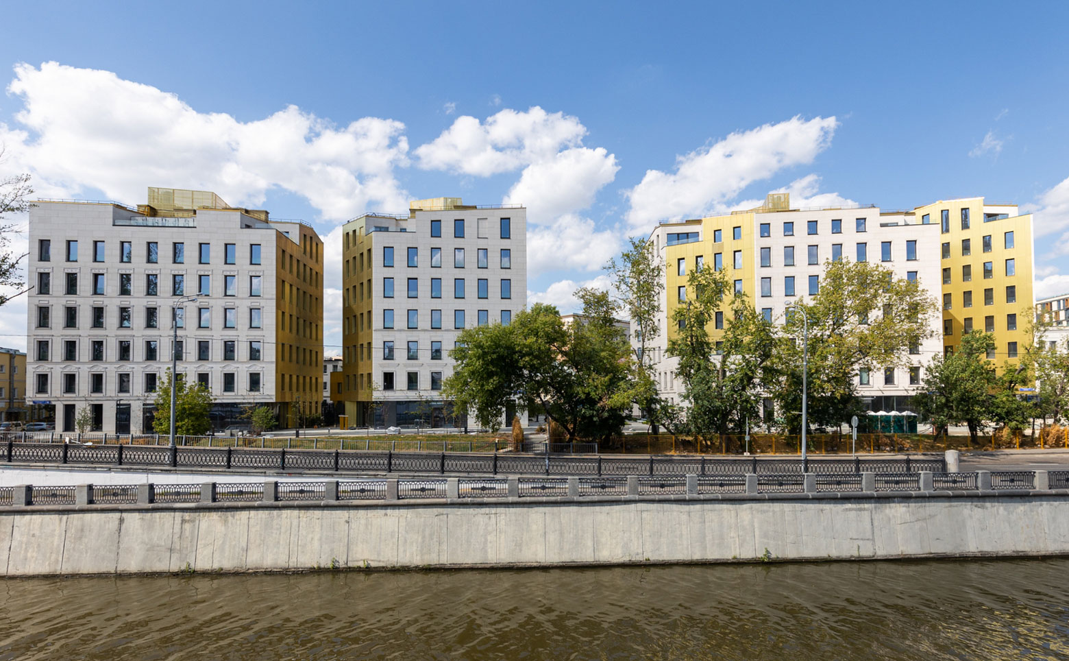 Titul на Серебрянической — фото 1